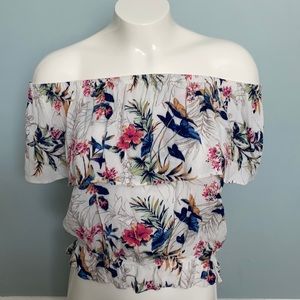 American eagle shoulder top